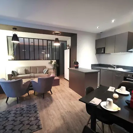 Au Saint Martin Apartment Cholet Exterior photo